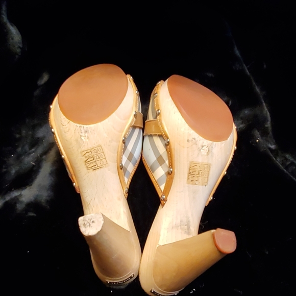 Authentic Burberry Wooden Heeled Slippers - Picture 4 of 7
